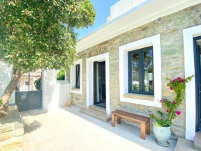 Urban Oasis: Stone House with pool & garden